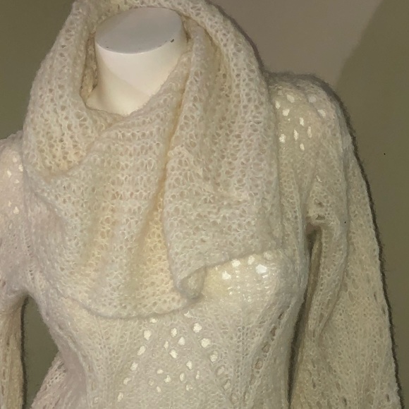 Knitted cream sweater - Picture 3 of 4
